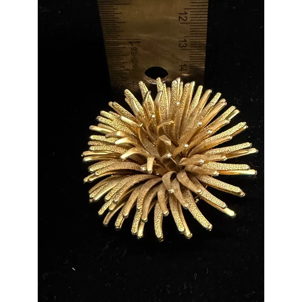 Vintage Gold Tone Sunburst‎ Pom Pom Brooch 3D Starburst Floral Pin 2 Inch